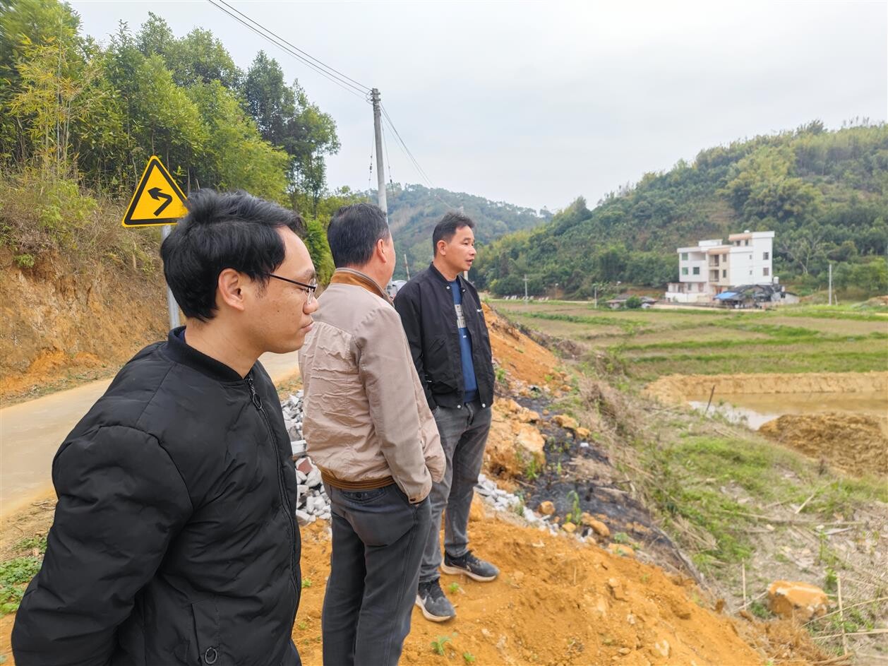 簡(jiǎn)訊：郁南縣自然資源局開(kāi)展墾造水田項(xiàng)目實(shí)地檢查工作，助力全縣春耕備耕工作.wps_3