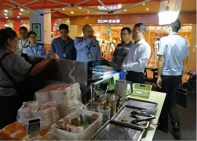 11.6縣市場(chǎng)監(jiān)管局：夜市肉制品專項(xiàng)檢查守護(hù)“舌尖安全2.jpg