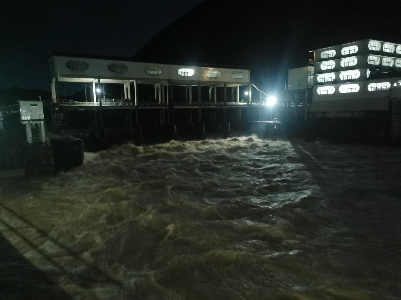 2025.6.15 郁南水務(wù)：晝夜堅(jiān)守，全力防御臺風(fēng)“蝴蝶”.docx_5