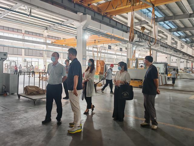 厚植質(zhì)量文化根基 激活發(fā)展內(nèi)生動力——郁南縣市場監(jiān)管局四進活動構(gòu)建質(zhì)量共治新格局照片1.jpg