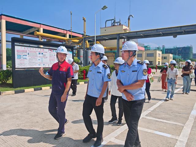 厚植質(zhì)量文化根基 激活發(fā)展內(nèi)生動力——郁南縣市場監(jiān)管局四進活動構(gòu)建質(zhì)量共治新格局照片2.jpg